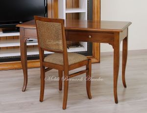 Scrittoio classico da 120 cm in legno massello di noce con 2 cassetti e intarsio